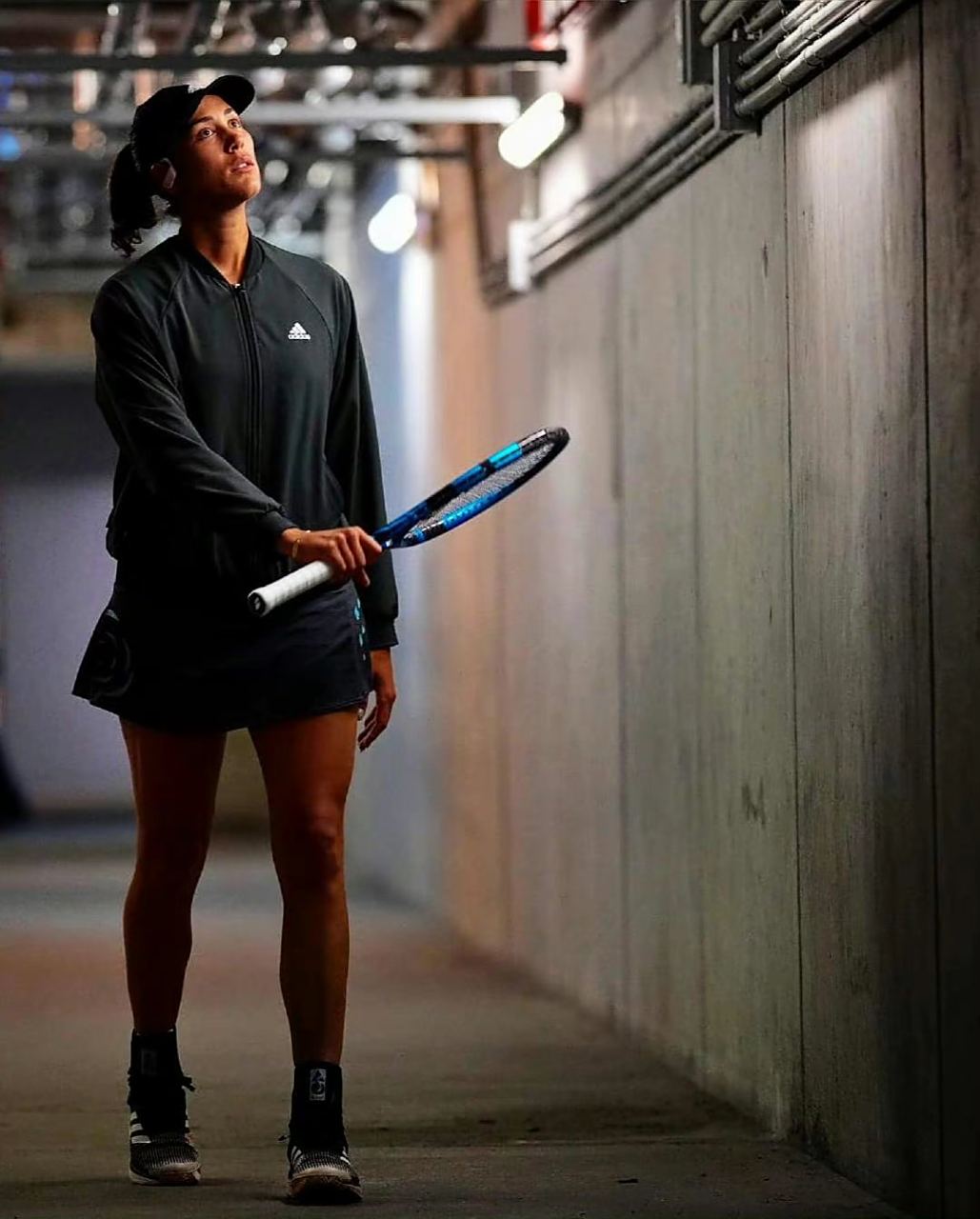 重返赛场引发热议！，穆古鲁扎在雄鹿比赛中领先优势明显再创辉煌时刻的简单介绍-开云体育下载